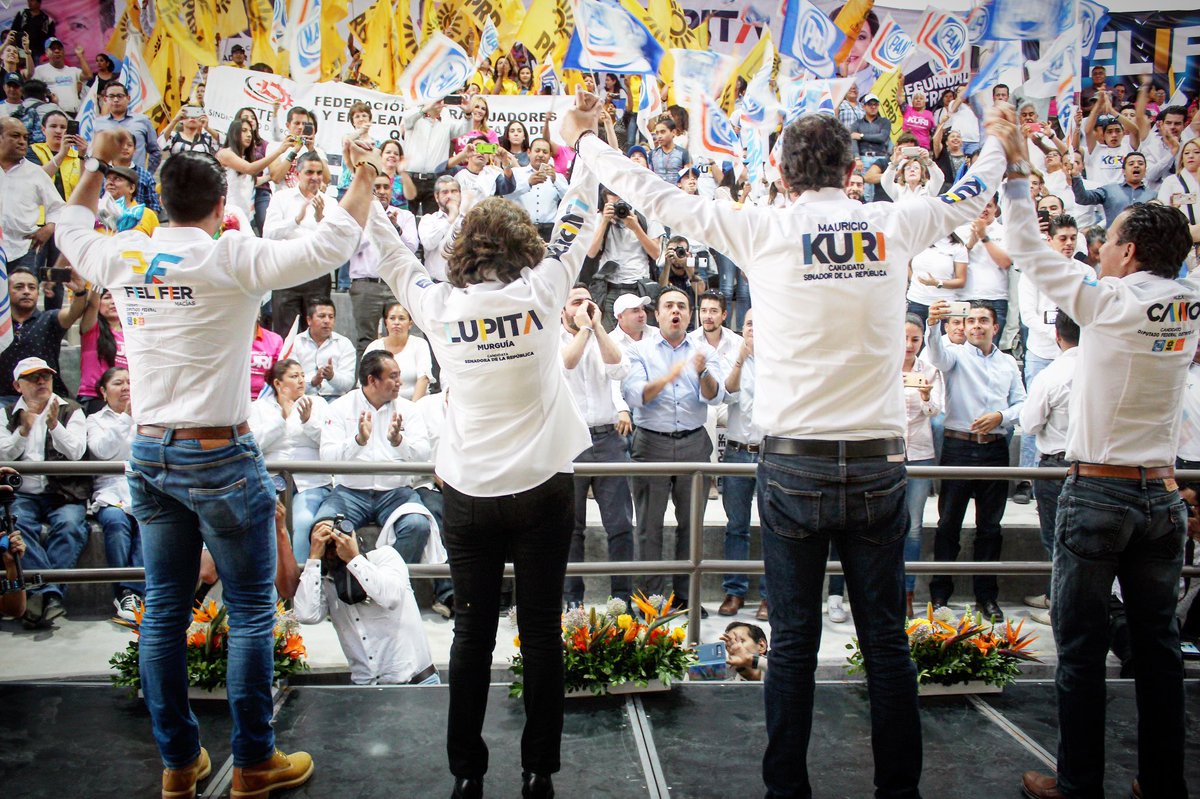 FeliFerMacias's tweet photo. Arranque candidatos a Diputados Federales y Senadores #PorMÉXICOalFRENTE! Vamos JUNTOS, UNIDOS, con FUERZA, con FE a escribir la NUEVA HISTORIA de MÉXICO! @makugo @LupitaMurguiaG #AlexCano https://t.co/i8aRFPzKW8