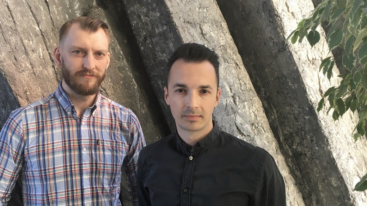 Så blev vi alla rasister <a href="/Ivarpi/">Ivar Arpi</a> och <a href="/adamcwejman/">Adam Cwejman</a> om sin nya bok som kommer ut idag.  
sverigesradio.se/sida/avsnitt/1…