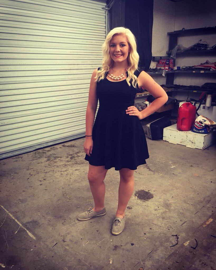 1taryn23shit1up's tweet photo. 2015-2016-2017-2018 let the shit begin #bodyglowup https://t.co/MqX5BPXpyO