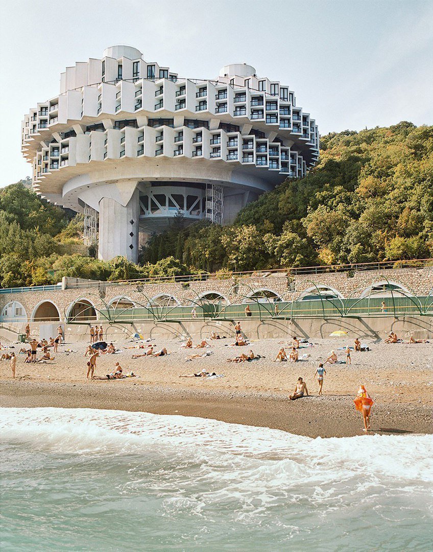 drunktwi's tweet image. Космос, которого нет: футуристическая архитектура позднего СССР