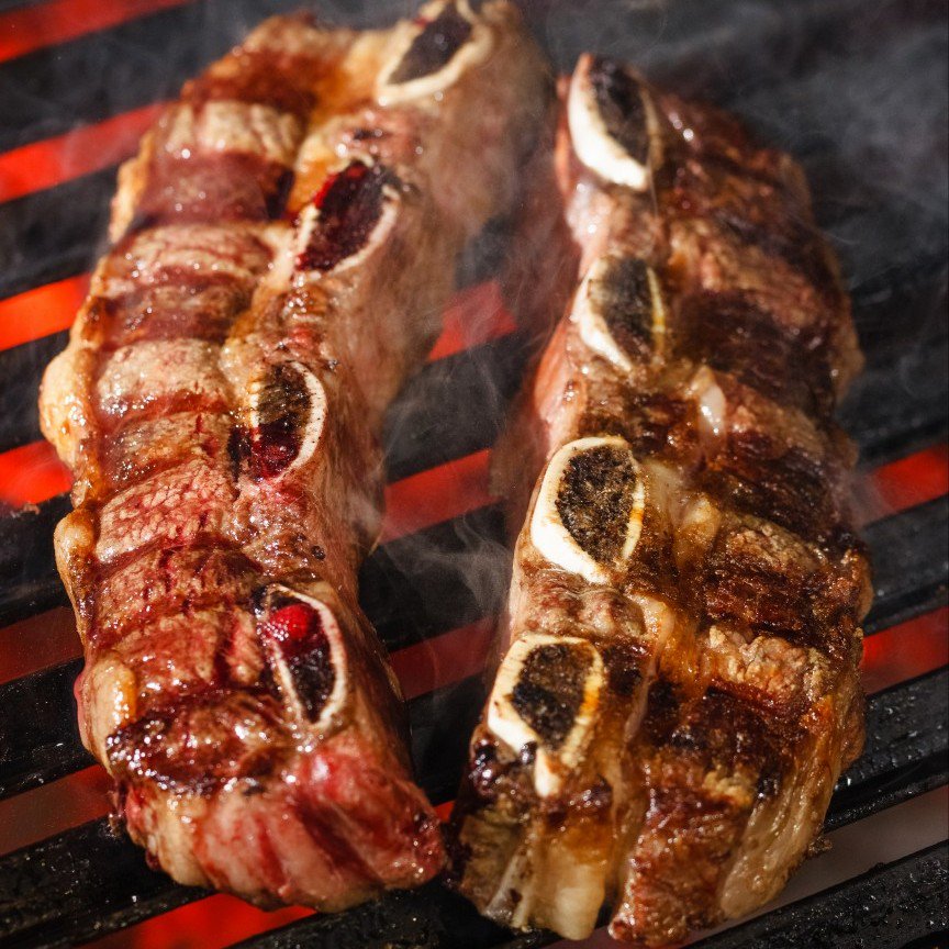 agenciavocali's tweet photo. O Assado de Tira do NB Steak é a dica gastronômica da Vocali de hoje! O NB Steak está localizado na Avenida Beira-Mar Norte e oferece uma seleção de cortes de carne, saladas e acompanhamentos. #nbsteak #nbsteakfloripa #clienteVocali #gastronomia https://t.co/vSWpfndqb5