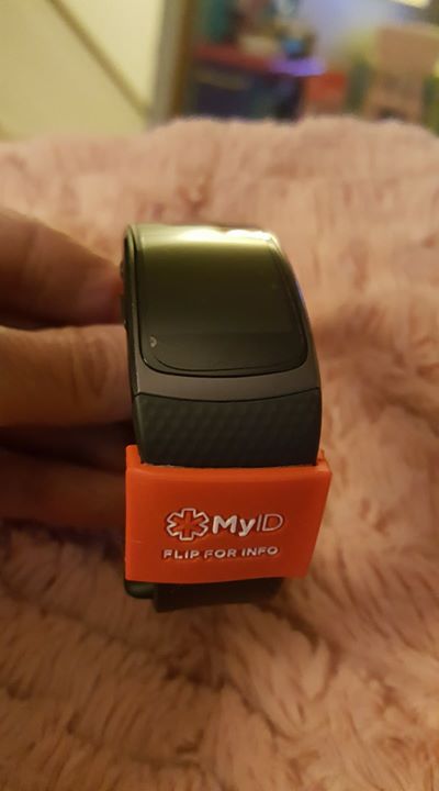 GetMyID's tweet photo. Testimonial Tuesday... "Just recived my MyID today. It fits the Samsung Gear fit2 perfect. It was so easy to create a profile and add my information. Now I only have to wear one item."
#MedicalID #getmyid #RedSleeve
Shop Now: https://t.co/1Qz9PZLCSJ https://t.co/rMFWVKWQyE