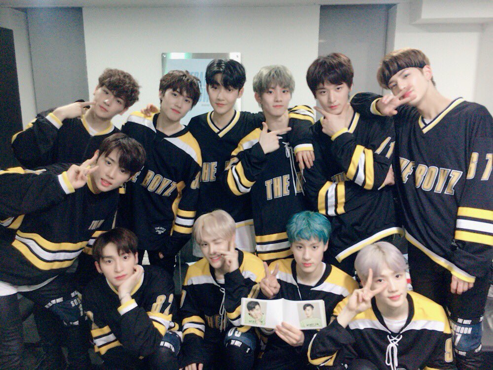 IST_THEBOYZ's tweet image. 더보이즈의 힘찬 시작을 함께해주신 더비 여러분 진심으로 감사드립니다😃더비들과 함께면 다 좋아❣️ #마음만은_활도_함께 #영상통화중_활과_어깨동무

#THEBOYZ #더보이즈 #THESTART #Giddy_Up