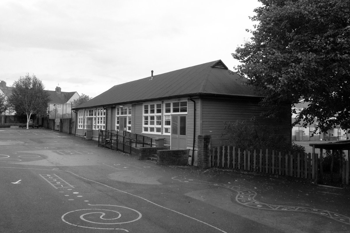 StudioLIMEuk's tweet image. From beginning to end, we're very excited to announce that our Dining Hall at @FiltonAve is complete! Thank you to all involved for the hard work involved throughout #bristolarchitecture #Education #SIPs