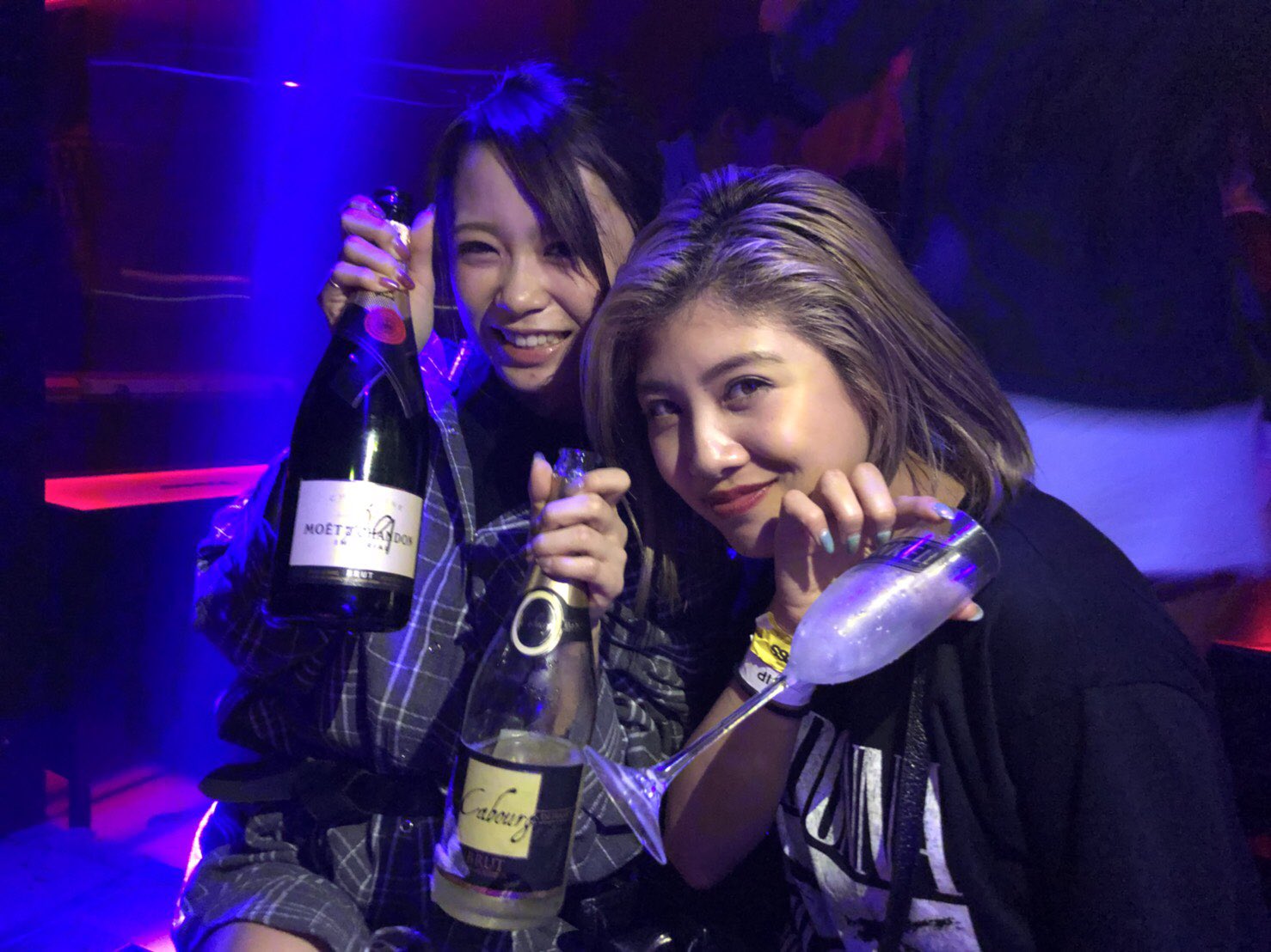 Dj Bido 昨日の夜は韓国のクラブでパーティーしてきました カンナムにあるmassってところ わたしも韓国でdjしたいなぁ Dj Bido 昨日の夜は韓国のクラブでパーティーしてきました カンナムにあるmassってところ わたしも韓国でdjしたいなぁ