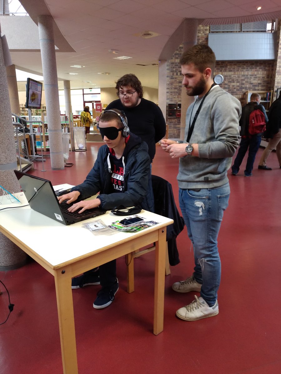 BUArtois's tweet photo. Jusqu'au 20 avril, les BU et l'@Univ_Artois vous sensibilisent aux handicaps grâce à #Handivalid' .
Aujourd'hui à la #BUArras une activité vous est proposée pour vous mettre à la place d'une personne malvoyante.
Retrouvez tout le programme : https://t.co/dUsdjbFF08 https://t.co/MZAvDbEi0Y