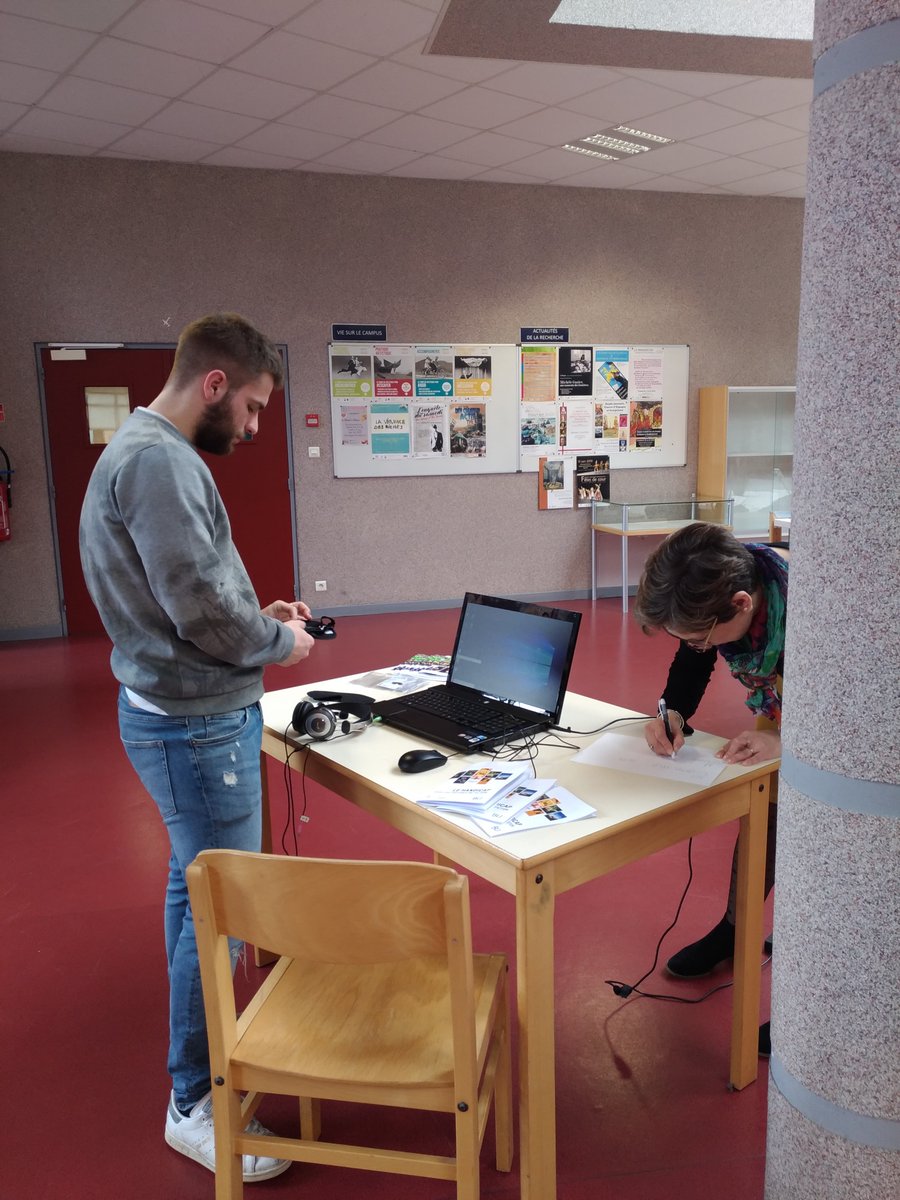 BUArtois's tweet photo. Jusqu'au 20 avril, les BU et l'@Univ_Artois vous sensibilisent aux handicaps grâce à #Handivalid' .
Aujourd'hui à la #BUArras une activité vous est proposée pour vous mettre à la place d'une personne malvoyante.
Retrouvez tout le programme : https://t.co/dUsdjbFF08 https://t.co/MZAvDbEi0Y