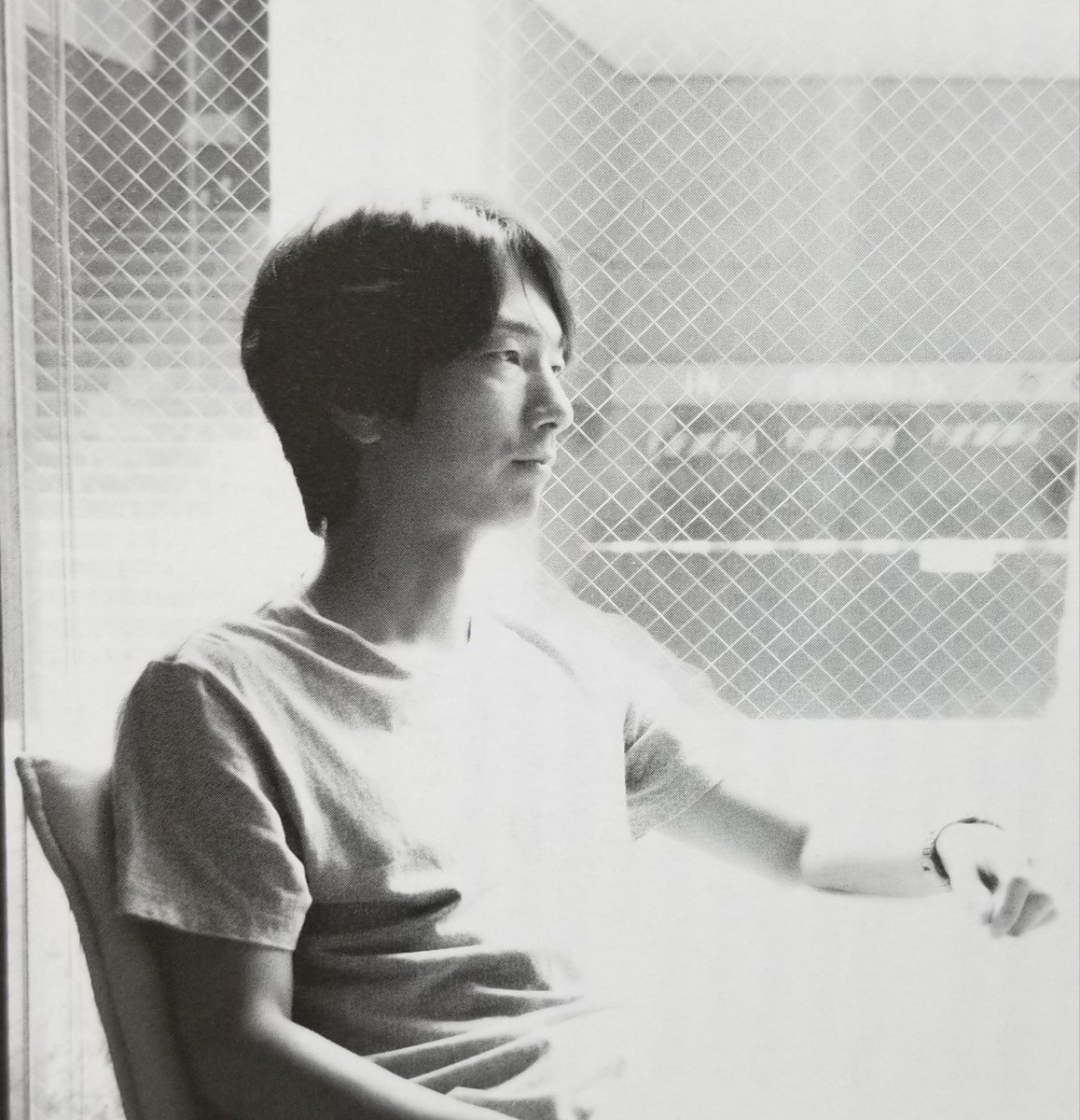 サンデーハーバー Pa Twitter 3時間かけて持っている雑誌漁ってようやく発見した眞島さん きちんとインタビューされてるのはこれのみで Tv誌は数が恐ろしいのでまたいずれか カラーがほしかったけど白黒でもかっこいい 眞島秀和 わたるんロス 眞島秀和