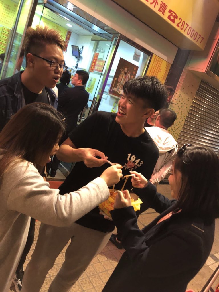SerineLim's tweet photo. 开餐咯 https://t.co/9AF1hiNdeS