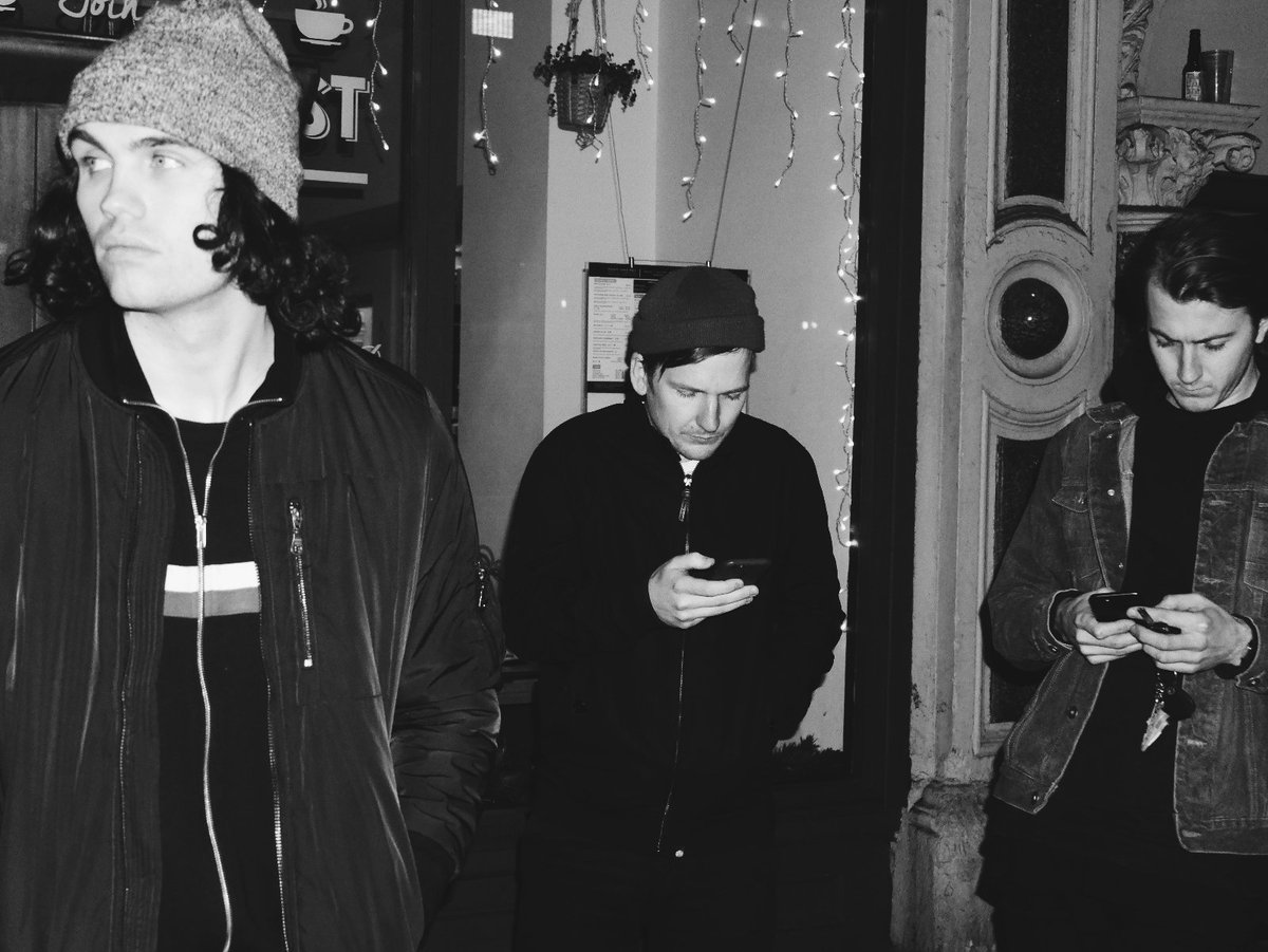 parisyouthband's tweet image. London, tomorrow we're coming to party at @CamdenAssembly 💥

Doors: 19:30
@EmmaMcGrathUK: 20:00 – 20:30
@austelmusic: 20:45 – 21:15
@safetoswim: 21:30 – 22:00
Paris Youth Foundation: 22:10 – 22:50

Let's do it. Tickets, 14+, £5 - bit.ly/PYFCamden