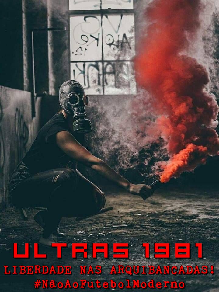 ultras_1895's tweet photo. A fumaça, os bandeirões, os sinalizadores (não marítimos) e a chuva de papel picado não são armas e sempre fizeram parte da nossa festa.
#Ultras1981 #NãoAoFutebolModerno #AgainsModernFootball #RenunciaEBM #ForaEBM #Flamengo #FlaBasquete #TercaDetremuraSDV #VamosFlamengo #SDV https://t.co/mvxClluEX6