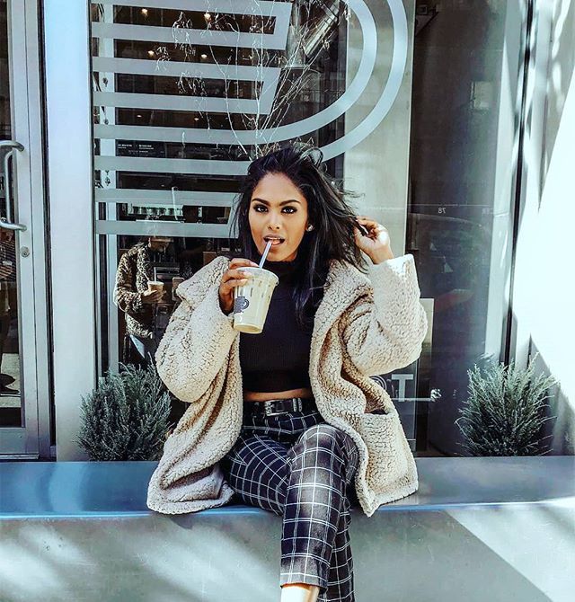 NatBlkCoffee's tweet photo. Coffee Tuesdays! 📸 from @aishjames - ☕️ Follow us: @naturalblackcoffee
Use #naturalblackcoffee for feature! ☕

#blackwomendrinkcoffee #blackwomenandcoffee #cappuccino #coffee #coffeeaddict #coffeeoftheday #cotd #coffeelover #coffeecup #coffiecup #coffeelove #coffeelife #… https://t.co/e1kcJLo6kZ