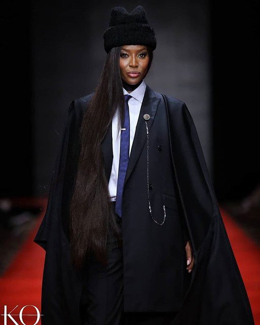 iam_yassine's tweet photo. Reposting @sideviewmagazine:
She is Legend Regrann from @kolaoshalusi - Such poise @iamnaomicampbell @ozwald_boateng #svmagazine #arisefashionweek2018 #fashion #naomicampbell #nigeria #fashionstyle #fashion #fashionista #fashiongram #naijafashionista https://t.co/6kVFYD6bpr