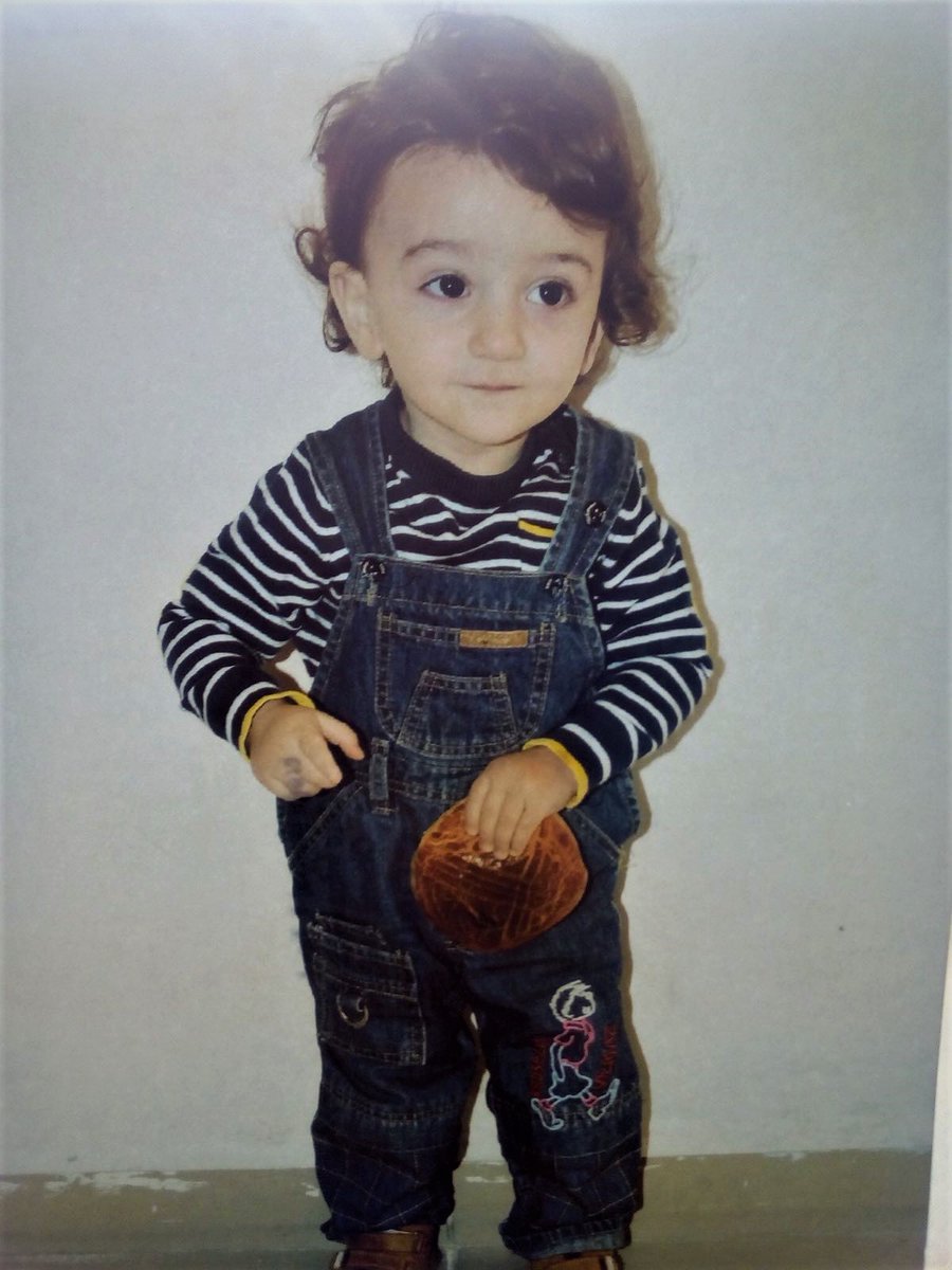 gergerliogluof's tweet photo. 40 günlükken c.evine girdi, 18 aylık oldu, içeride
2 kardeşi psikolojik sorun yaşıyor
babaanne kanser
ve bugün istinaf tahliye etmeden 7.5 yılı onadı
Yargıtay'a kadar tahliyeyi kabul etmedi

Allah, sizi bildiği gibi yapsın, bu kadar feryat, taş kalplilere işlemedi, çok üzgünüm https://t.co/9bAuvWFsVC