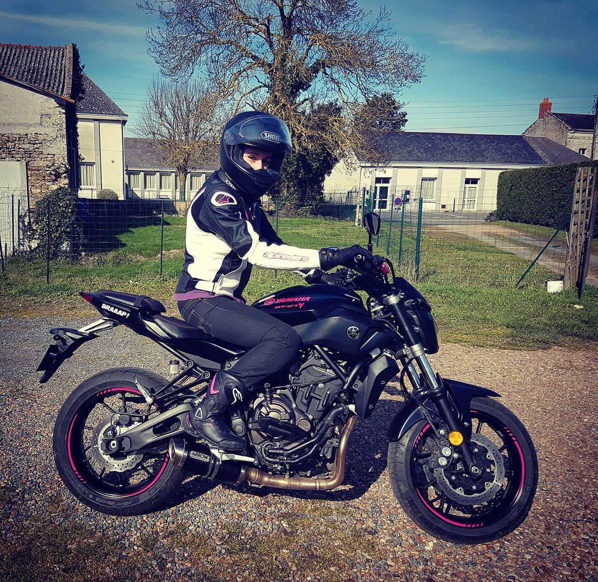 jobiketeam's tweet photo. Venez profiter de notre Broc’Motos jeudi, vendredi et samedi pour faire de la place dans vos placards et vous offrir un équipement tout neuf 😁✌️ https://t.co/dCJCmZPCRd #MotoGP2018 #Motorsport #Motocross #Moto2 #motarde #motard https://t.co/Pr48rm0uVx