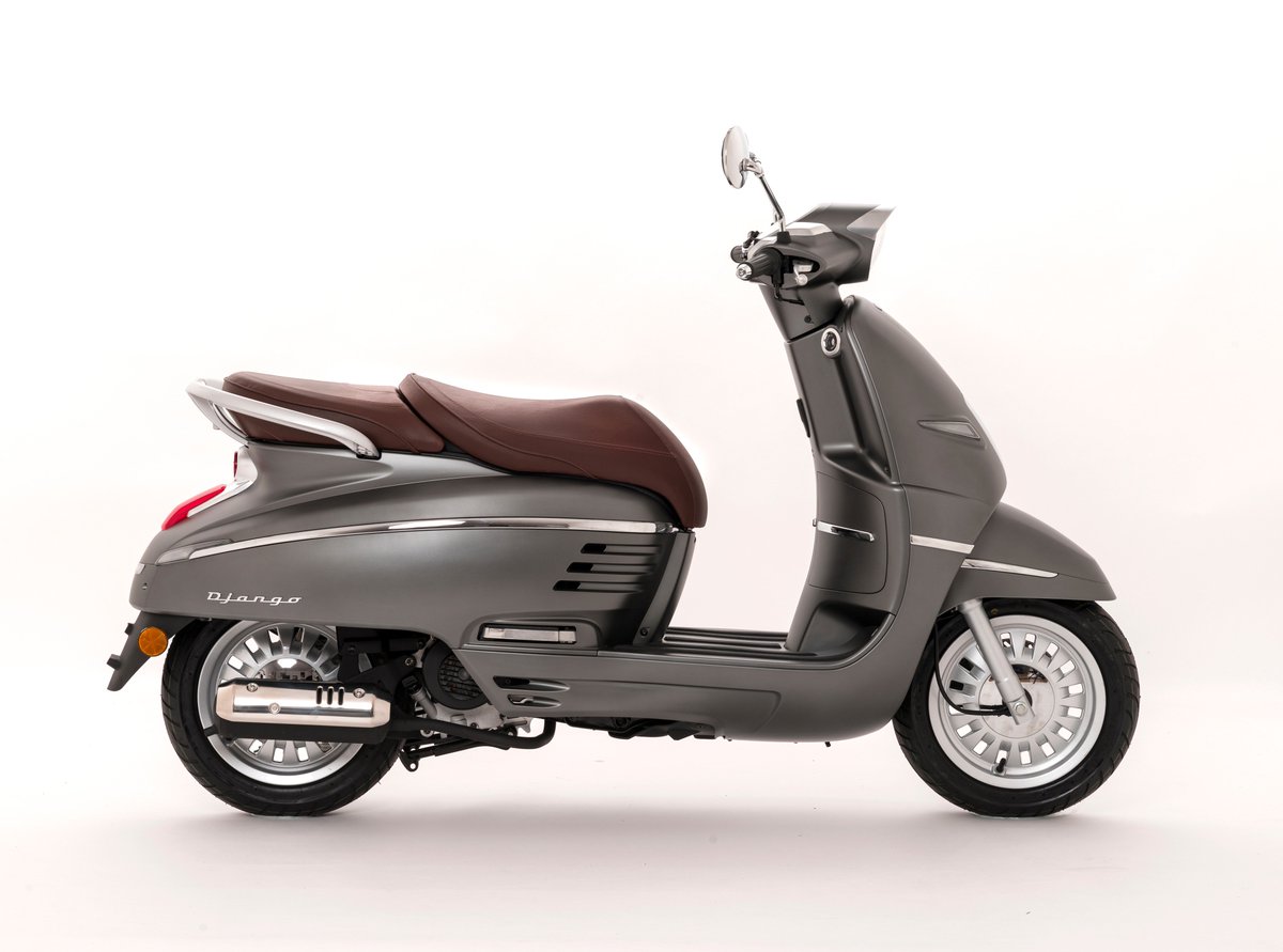 PeugeotScootES's tweet image. ¿Conoces el acabado Mad Grey de nuestro scooter Django? ¡A nosotros nos encanta! #MyDjango goo.gl/jsEKtk
