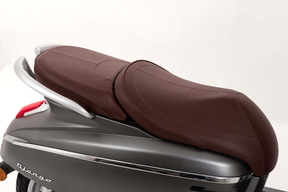 PeugeotScootES's tweet image. ¿Conoces el acabado Mad Grey de nuestro scooter Django? ¡A nosotros nos encanta! #MyDjango goo.gl/jsEKtk