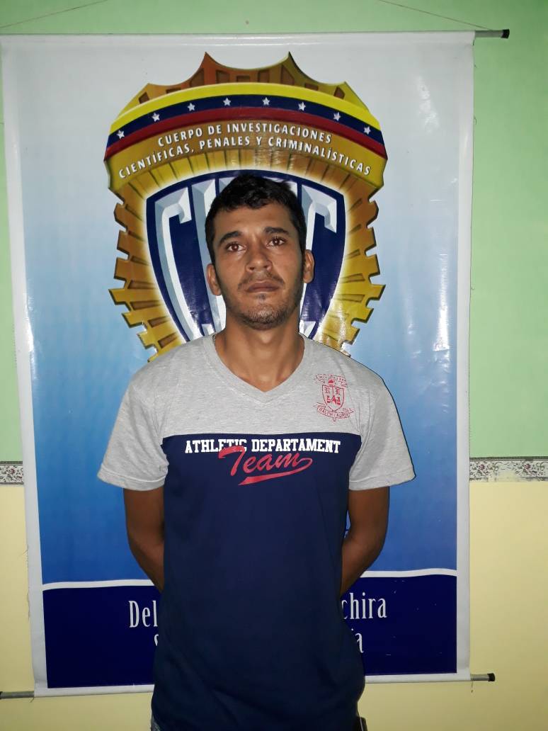 freddybernal_ve's tweet photo. 2. En el hecho fueron detenidas 5 personas de nacionalidad vzlna: José Andrade, conductor de PDVSA; Edwin Acosta; William Guerrero, obrero; Guillermo Suárez y Jesús Durán; estas personas están a la orden de fiscalía. Seguiremos trabajando para acabar con las mafias en el #Táchira https://t.co/xhPcxdpoyL