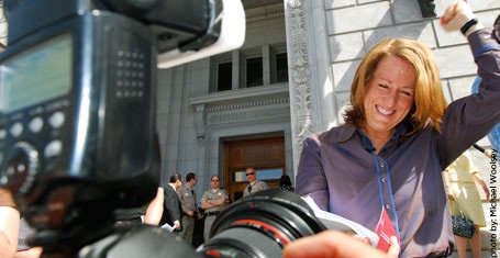 As our beloved leader @katekendell steps down from <a href="/NCLRights/">NCLR – National Center for LGBTQ Rights</a> this year, Lesbian.com shares all the reasons we love her. lesbian.com/5-things-we-lo…
