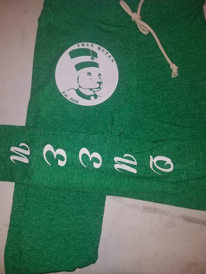 Life3lr's tweet image. Another custom outfit for a customer. Just a line that was put together to show love to the women out here 
#3LR #TRUEQUEEN #STRIVEFORGREATNESS #NEWYORK #PARIS #LASVEGAS #CHICAGO #LOSANGELES #BUFFALO #FASHION #CUSTOM #WETHEBEST