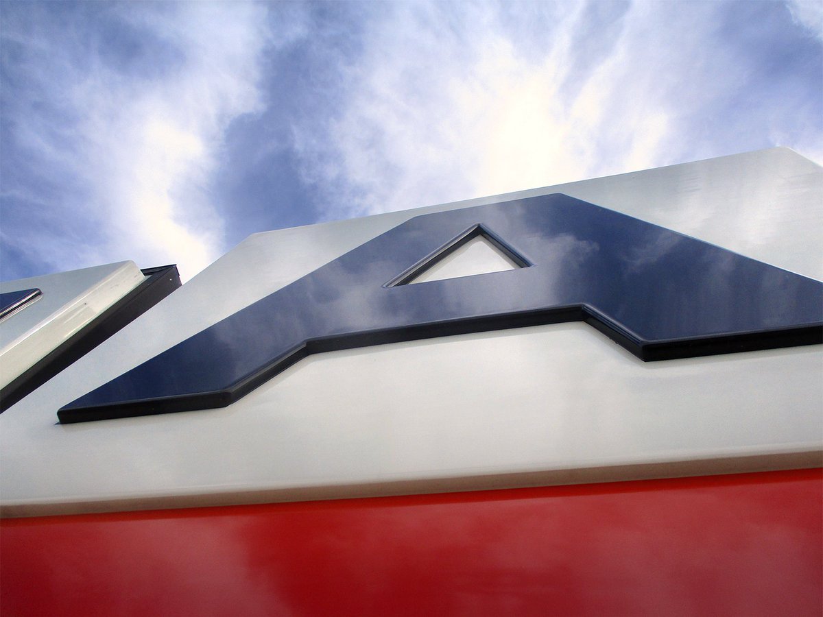 bakerssignstx's tweet image. We don't just manufacture and install signs... Business signs and lighting need maintenance and service and we are the company that Texas counts on! #signservice #lightingservice #bestintexas