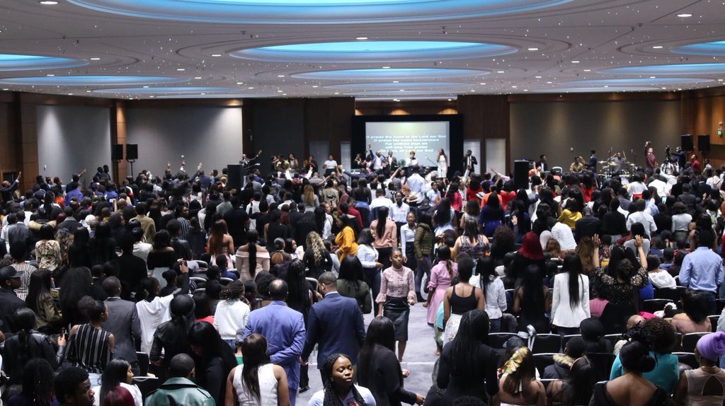 SPACNxtion's tweet photo. There was no better way to spend the resurrection of our Lord and Saviour, Jesus Christ than to gather over 2000 young people in the heart of London, to proclaim and rejoice over his goodness!!!
#NYPD
#OnePlaceOnePraise
#SPACNATION https://t.co/BvP4tTTRZC