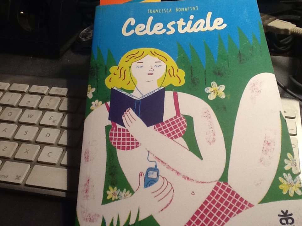 silvianalon's tweet photo. "I libri difendono meglio di qualsiasi unghia"
Ora #Celestiale di @sinnos a #fahrenheit che qui stiamo leggendo in 3 https://t.co/jXv1AN9QJZ