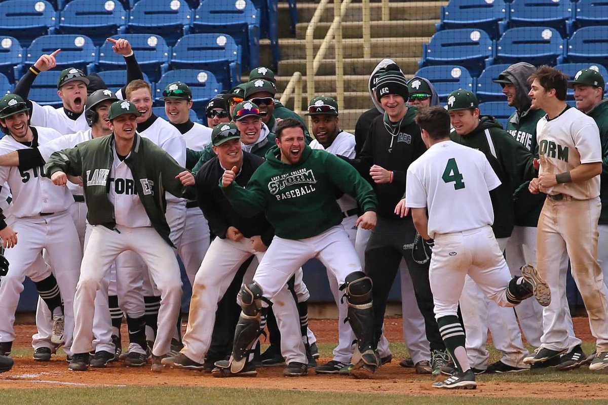 Since we're off today, might as well relive @c_waller1's walk off blast from this past weekend! 📷⬇️

🎥➡️ youtu.be/QLIgdtyJDBA

The Storm will be back in action Saturday (4/7) to open up #G_MAC North play!

#RageOn