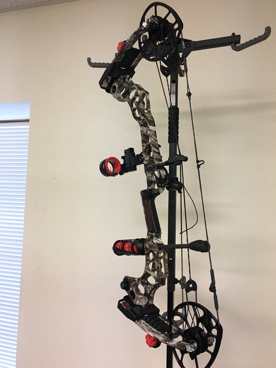 AxionArchery's tweet photo. New Mathews TRIAX all setup with some new Axion Archery https://t.co/31FAVZPOrw