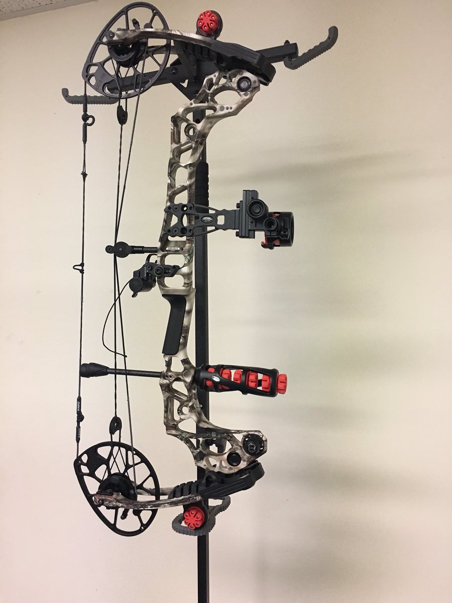 AxionArchery's tweet photo. New Mathews TRIAX all setup with some new Axion Archery https://t.co/31FAVZPOrw