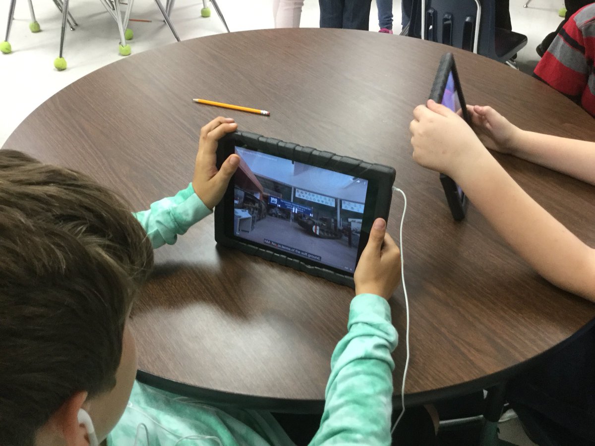 MaryMills37's tweet photo. #steubinginspired 5th graders using tech in the classroom to experience #WW1. #360videos #chooseyourownadventure #socialstudies https://t.co/5pIy2jl8UU