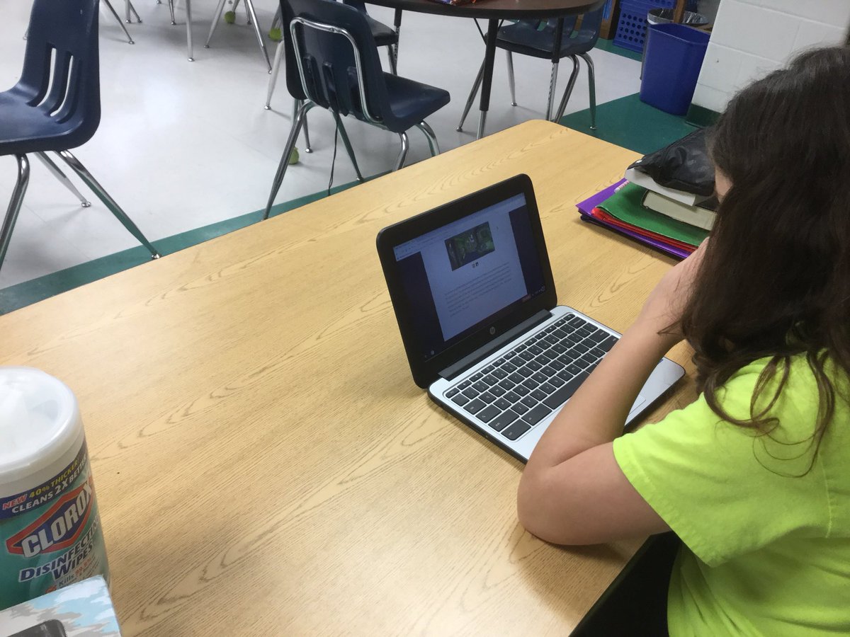 MaryMills37's tweet photo. #steubinginspired 5th graders using tech in the classroom to experience #WW1. #360videos #chooseyourownadventure #socialstudies https://t.co/5pIy2jl8UU