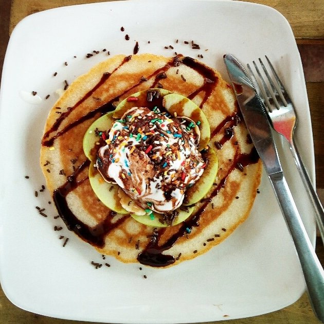 PancakeHubNG's tweet photo. There is a possibility that this could be your favorite pancake treat if only you would submit yourself to it's yumminess😘😘😍

It''s only those who've experienced it that know. 
#pancakes #pancakehub #pancaketart #pancakeart #brunch #dessert #specialtreat #backtoworkmode #sweet https://t.co/9QhvkNjf6D