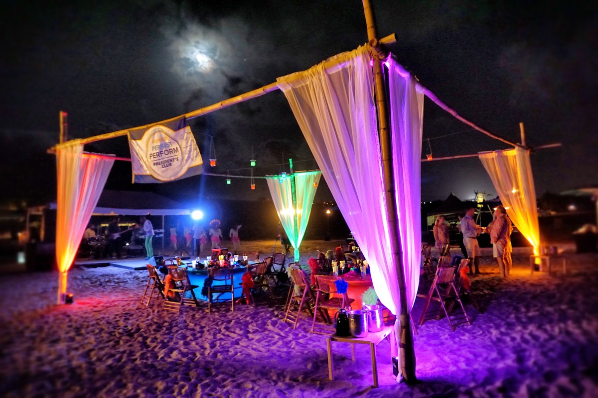 bestflag's tweet image. Events are the prefect place for custom flags. Make one for your wedding, birthday party, or corporate event in order to promote your event and have something to remember it by. #events #eventflags #birthday #wedding #party