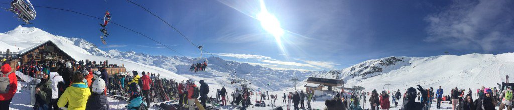 jennrsheehan's tweet photo. New post!  🎿🏔🍾 Mèribel and Les Trois Vallees Travel Guide #travel #les3vallees #travelguide #skithealps https://t.co/MCHjzidU1R https://t.co/PV5DDkjECP
