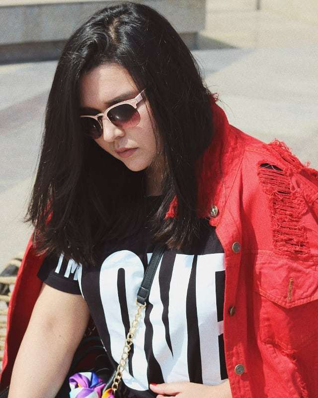 Nainazway's tweet photo. Tuesday Motivation | Start where you are, Use what you have and Do what you can💯
.
.
.
.
.
.
.
#nainazwayblog #whatiwore #motivation #fashioninspo #lookdodia #lookoftheday #redjacket #denimrules #reddenim #likeitkit #spring #streetstyleluxe #streetst… https://t.co/RvUOQVtItX https://t.co/sK4odCyQVY