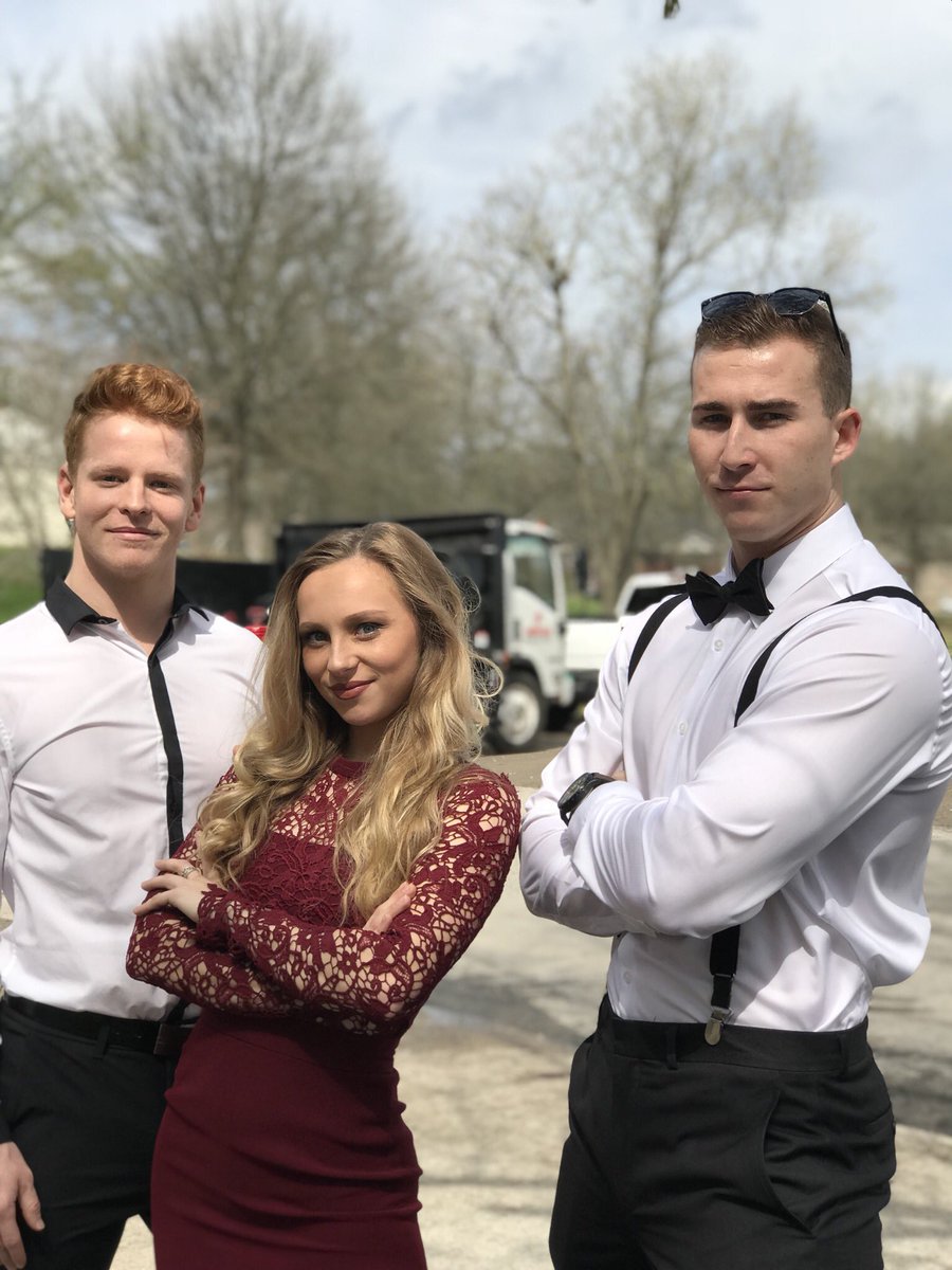 ausssie_'s tweet photo. MY STUNT GROUP 😍 #DTTLT #LEGZ https://t.co/fEuGjIrJyg