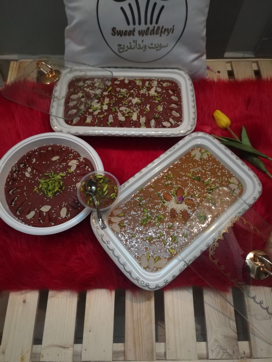 ka45155723's tweet photo. البشر كالحروف : البعض يستحق الرفع ، والبعض يحترف النصب ، وهناك من يستاهل الضم ، والبقية يستحقون الكسر!! https://t.co/L4LxzehxQq