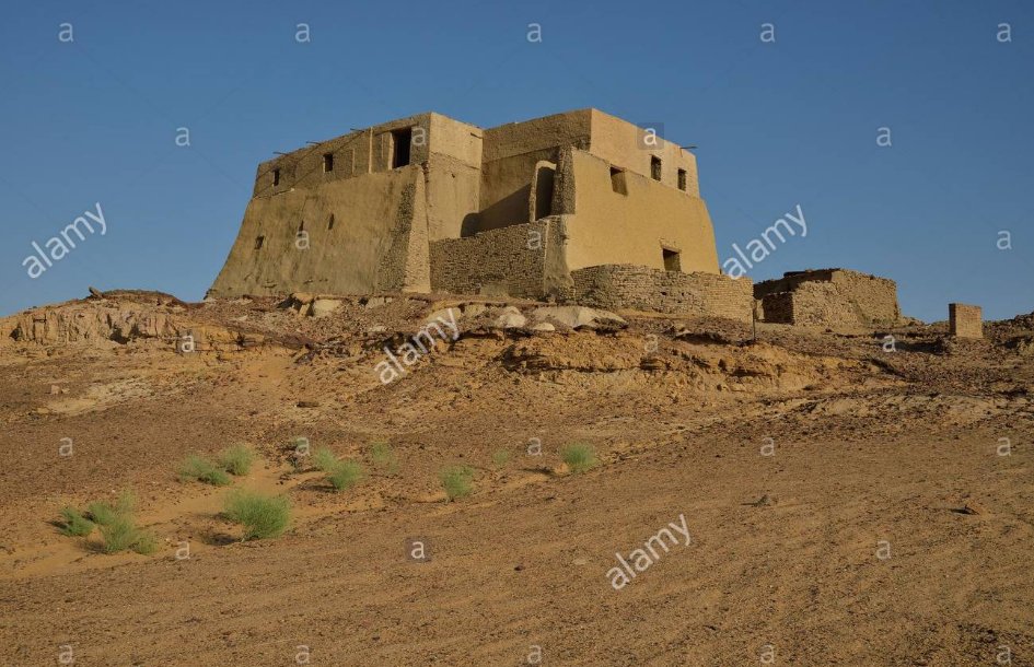 this building was first a throne room, then church, then a mosqueOld Dongola, makuria -christian nubia 700AD, sudan the "older" nubia <3,500BC> is up in this thread somewhere  #historyxt http://whc.unesco.org/en/tentativelists/652/