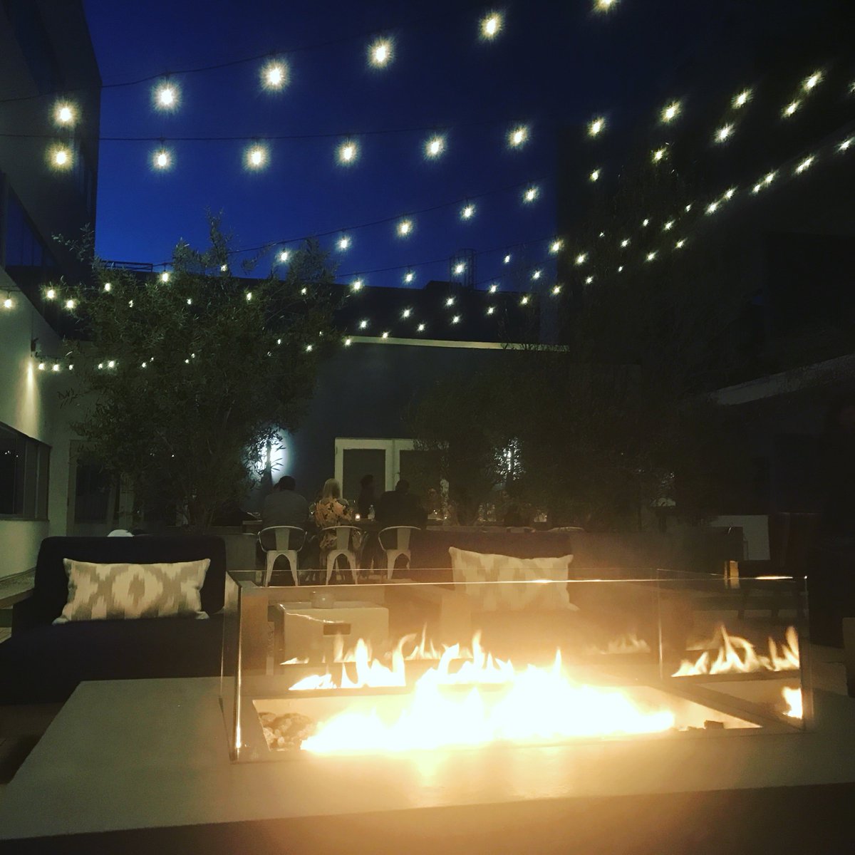 Starry starry night... 

luxehotels.com/rodeodrive/

#rodeodrive #boutique