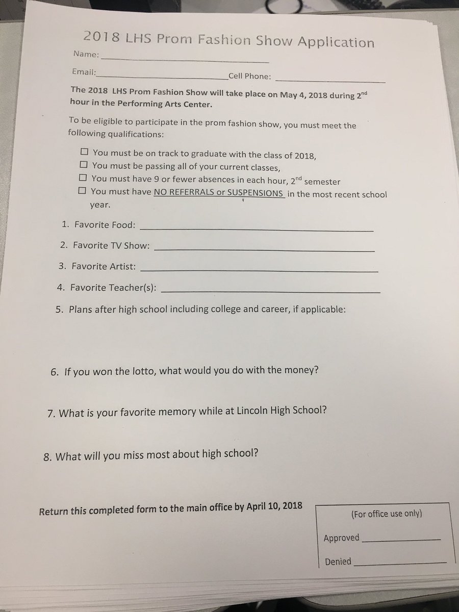 splitterclass19's tweet image. The 2018 Prom Fashion Show applications are now available in the office!! Find any class officer for any questions! Due by April 10th💙