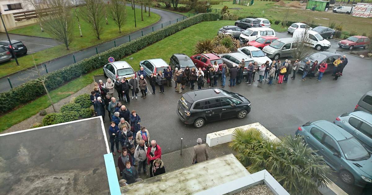 OuestFrance_56's tweet image. Auray. Deux heures de queue pour aller chez l’ophtalmo dlvr.it/QNKlQq