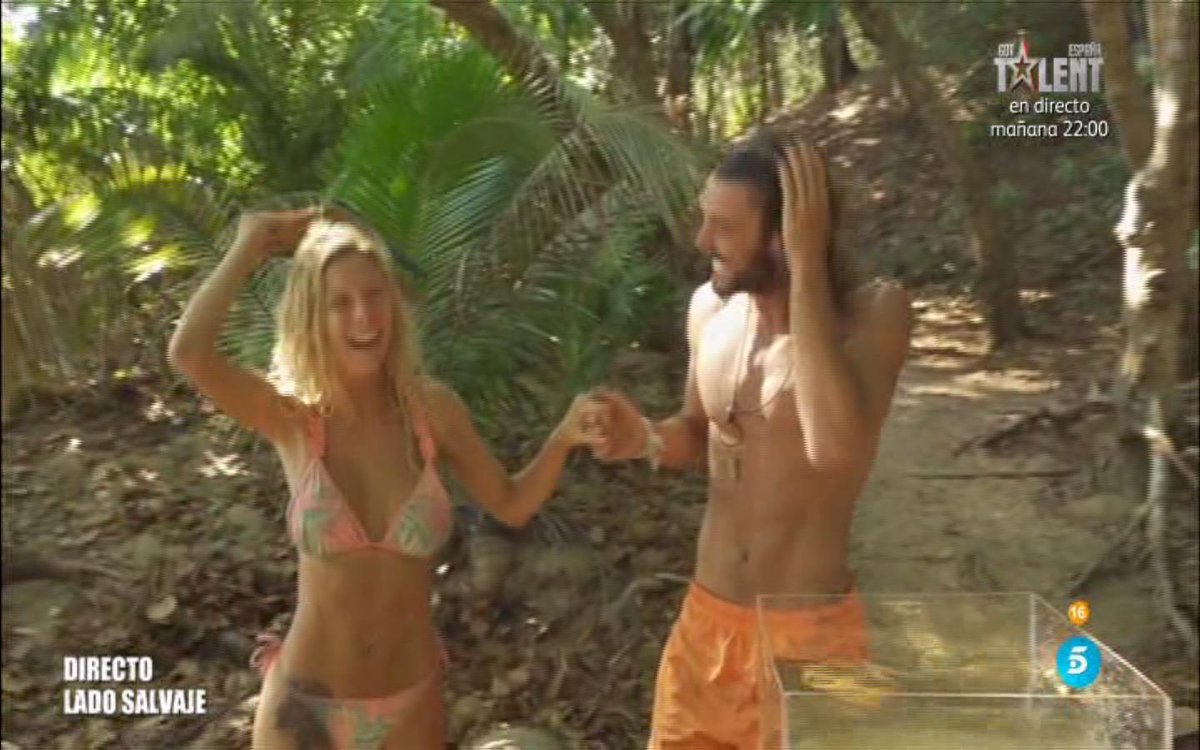Supervivientes's tweet photo. ¡@RomiMalaspinaOk y @LoganSampedro aciertan su canción! > https://t.co/0FBgMJbayp  | #TierraDeNadie3 https://t.co/4IJsTjxnsa