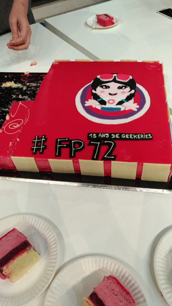 wifesgeek's tweet photo. Ce soir, nous etions a la #fp72 - 15 ans, ca se fête! Merci pour ces soirées @fannysparty où on retrouve les copains et où on découvre des nouveautés :) https://t.co/ZsHIEMR5RY