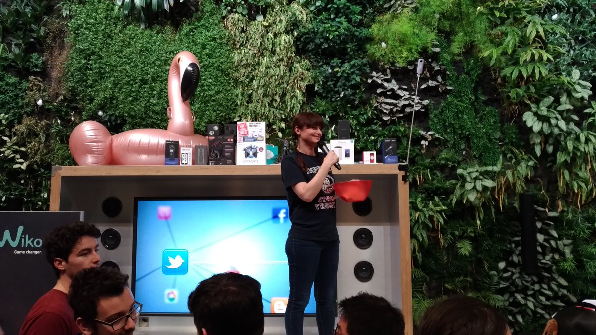 wifesgeek's tweet photo. Ce soir, nous etions a la #fp72 - 15 ans, ca se fête! Merci pour ces soirées @fannysparty où on retrouve les copains et où on découvre des nouveautés :) https://t.co/ZsHIEMR5RY