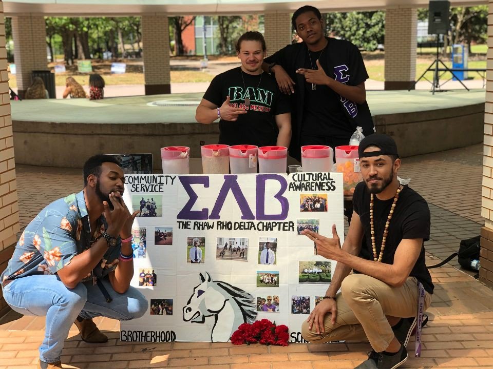 RhoDeltaBetas's tweet photo. Thank you to everyone who came out to A Taste of Culture. We worked hard on providing these drinks and we hope you enjoyed them! #GSUBetas #SouthernNotState #ΣΛΒ https://t.co/G2SniMPfQ6