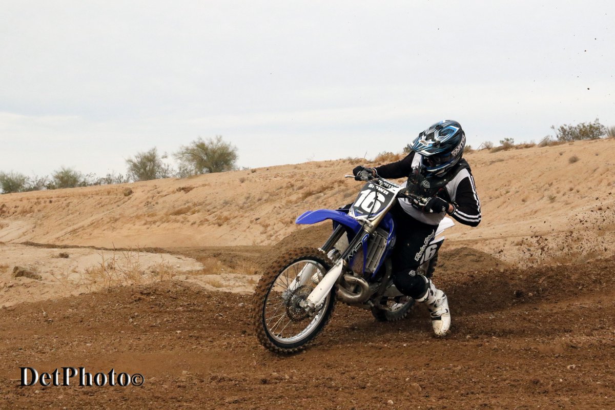 Marc_R_Brown's tweet photo. Accelerating through this two wheel tuesday morning....just the right amount of clutch and throttle always brings a smile 😀  #motocross #yamaha #2strokes #acpmx https://t.co/406EzVtVD9