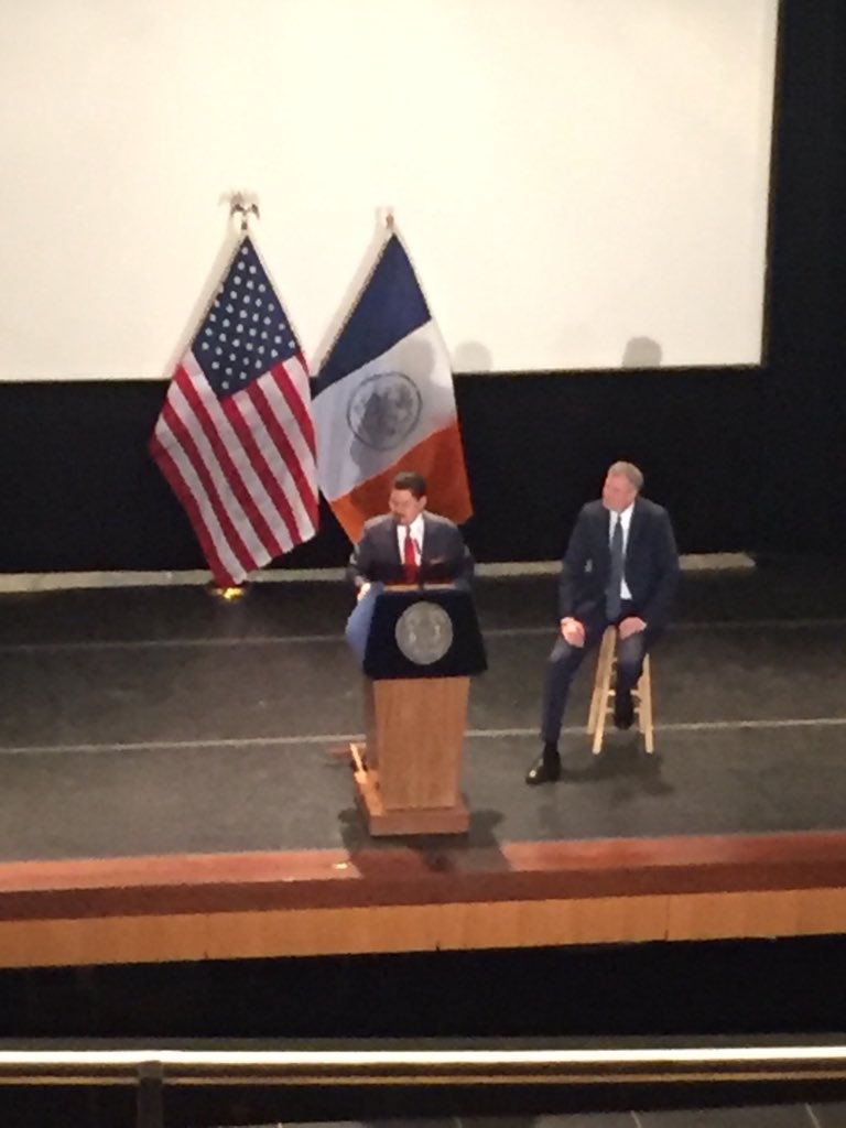 Bellamamma135's tweet photo. @DOEChancellor Thank you, Chancellor Carranza, for your words of encouragement! Welcome to NYC! #NYCSTEM Proud #RyanMS216! https://t.co/N7ScVxRY0i