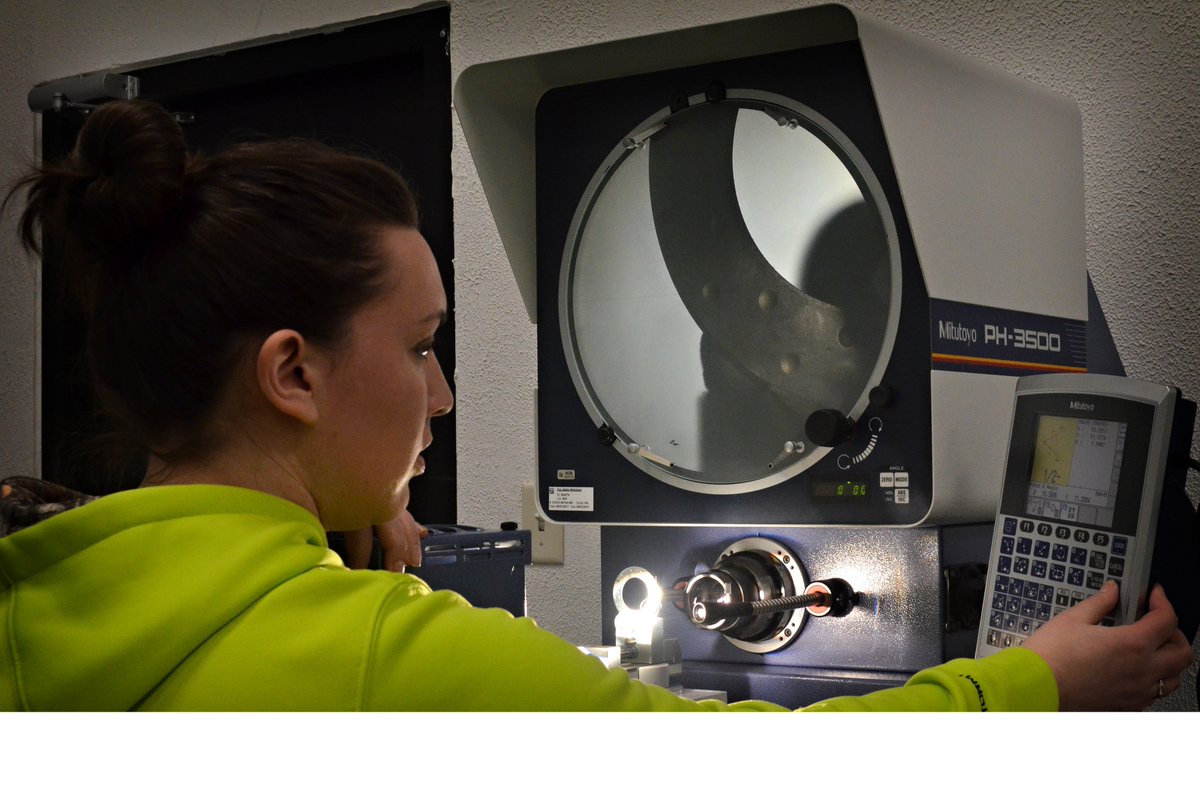 SCSI_LLC's tweet photo. Assuring Supplier and OEM quality with our Optical Comparator. Look to SCSI for incoming quality as well as containment. #containment #quality #manufacturing #iqa #parts #profileprojector #opticalcomparator https://t.co/XxRh1vwVTD