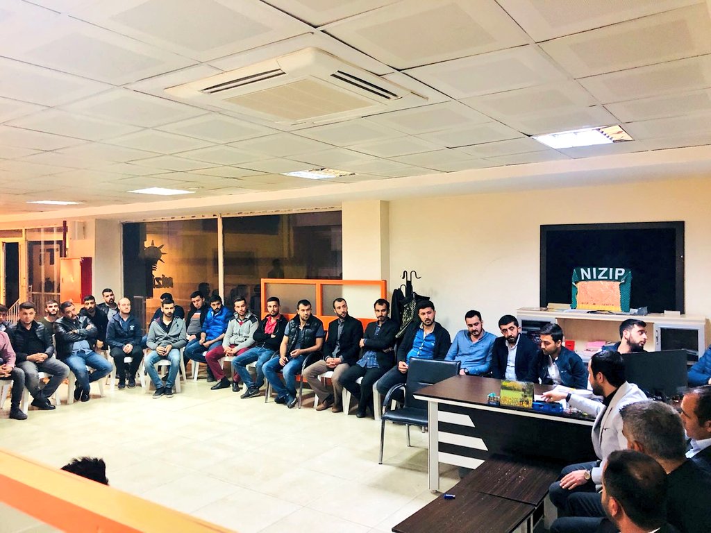 nizipakgenc's tweet photo. Haftalık toplantımızı @Mesutataoglu Başkanımızın önderliğinde Birlik ve Beraberliğimizin önemini vurgulayarak gerçekleştirdik. 
#NizipAkGençlik
#AkParti
#Nizip https://t.co/yRmgfRC8v8